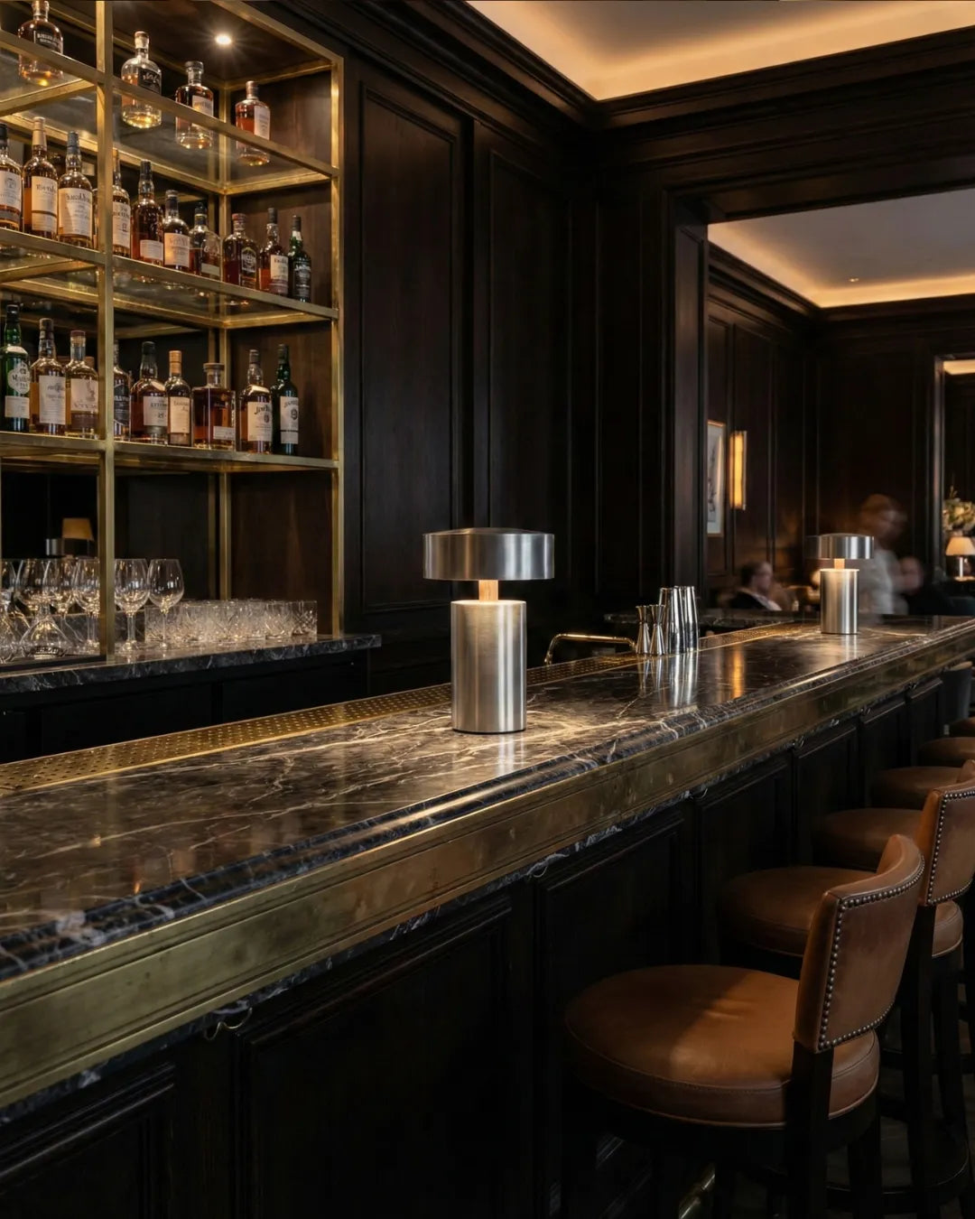 lampe-sans-fil-restaurant-hotel-led-korvenstudio