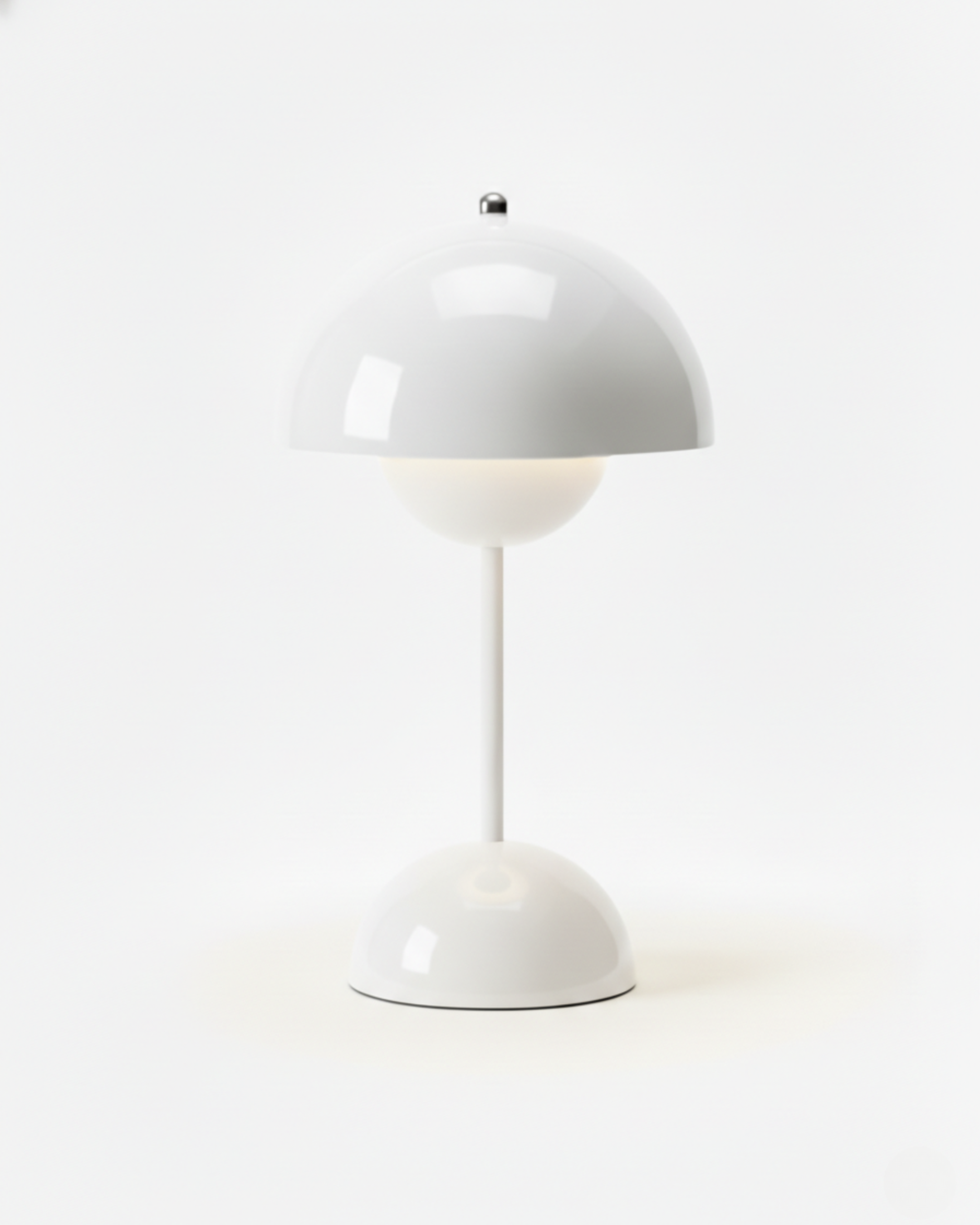 lampe sans fil blanc tactile modele oden par korven studio 