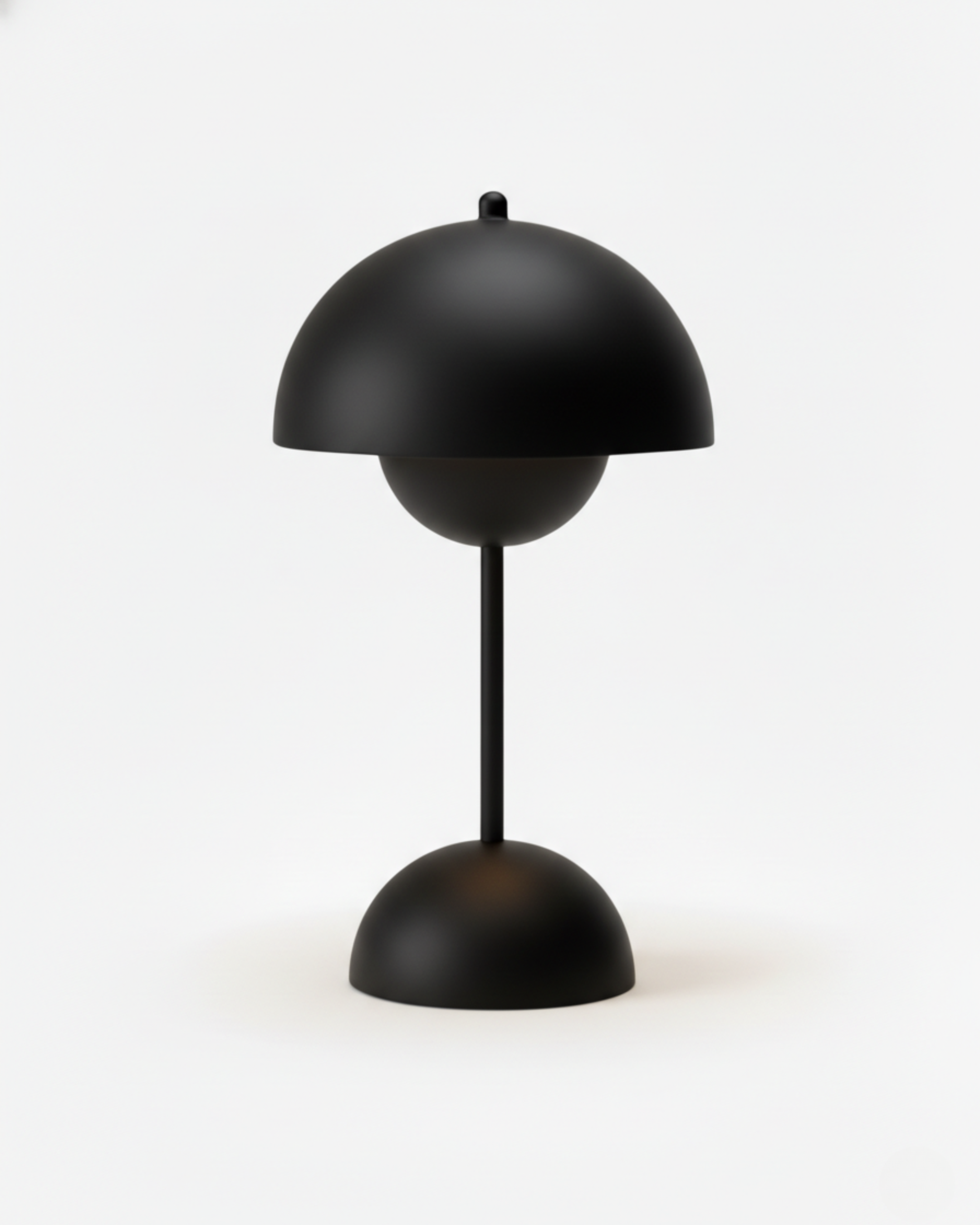 lampe sans fil noir tactile modele oden par korven studio 